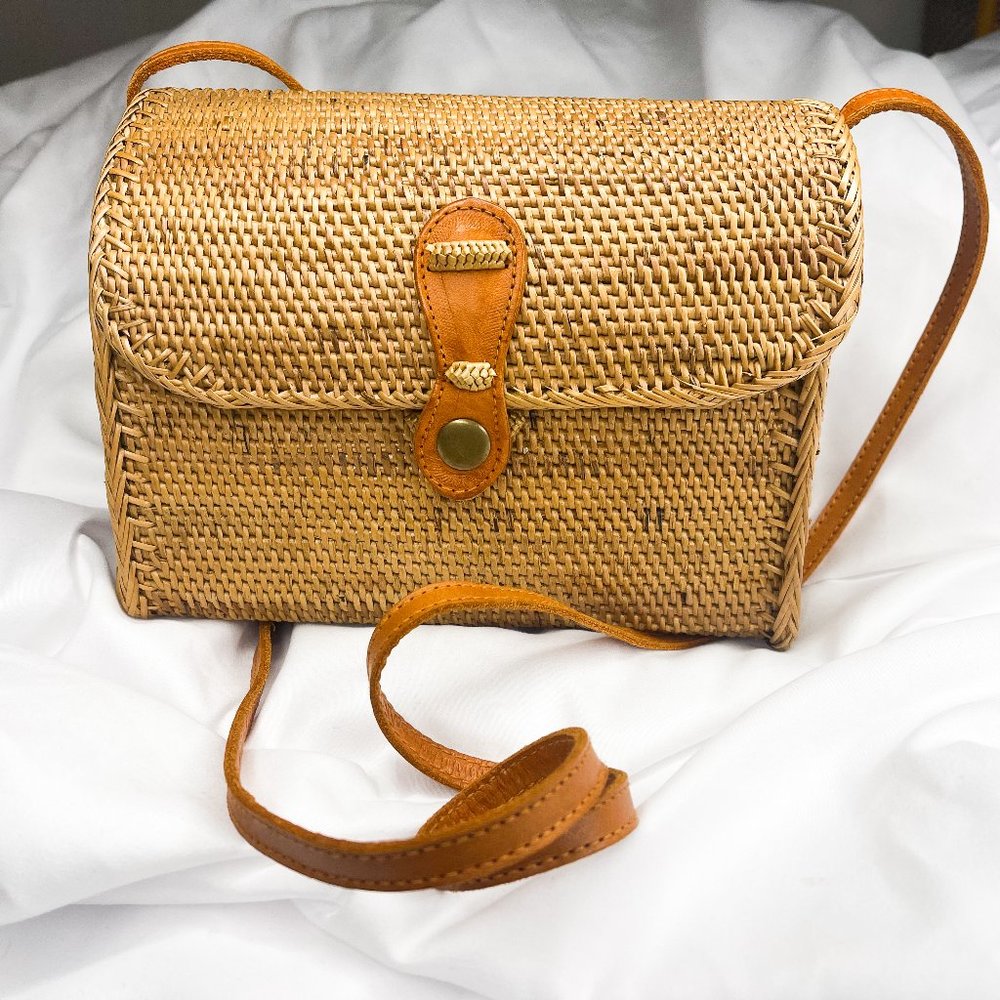 NWOT Cross Body Basket Bag
